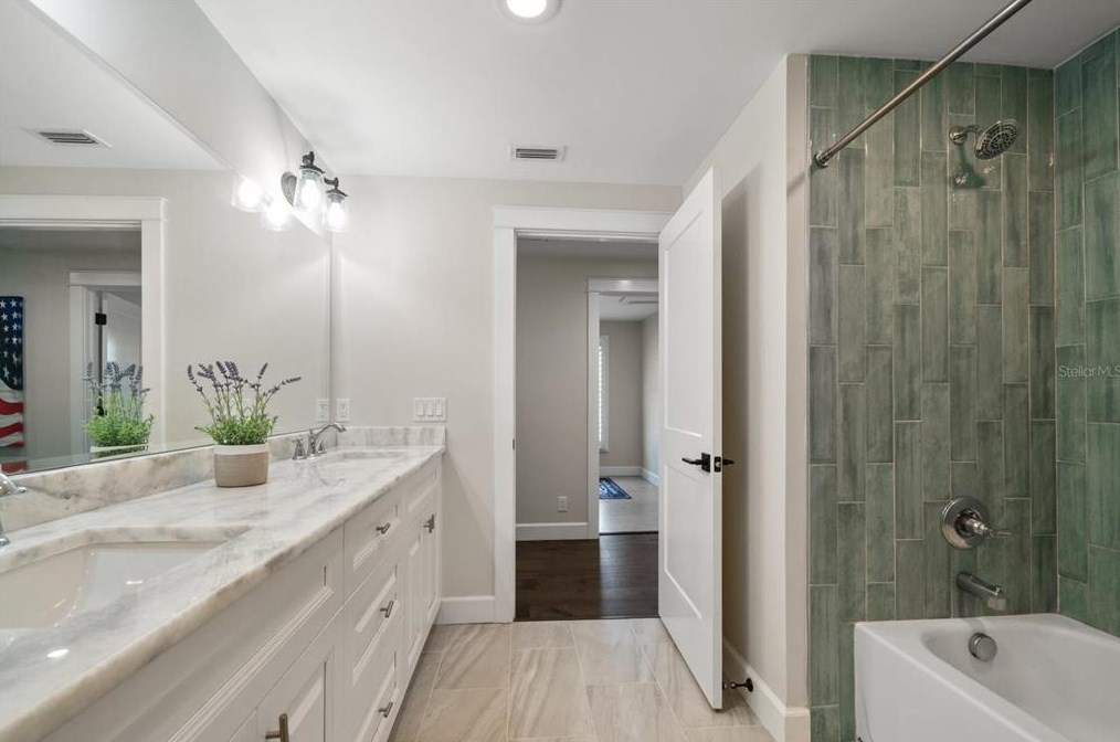 2109 Watrous Ave, Tampa FL 33629-5344 exterior