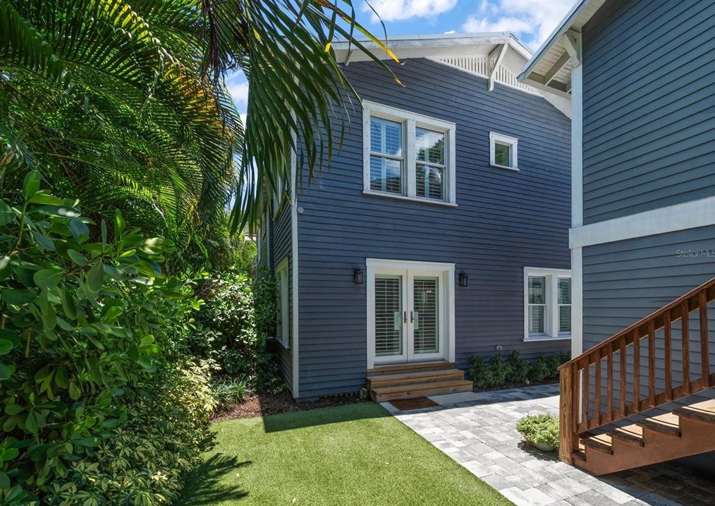 2109 Watrous Ave, Tampa FL 33629-5344 exterior