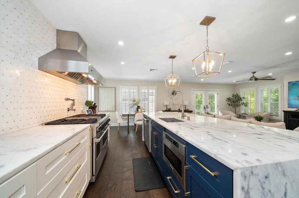 2109 Watrous Ave, Tampa FL 33629-5344 exterior