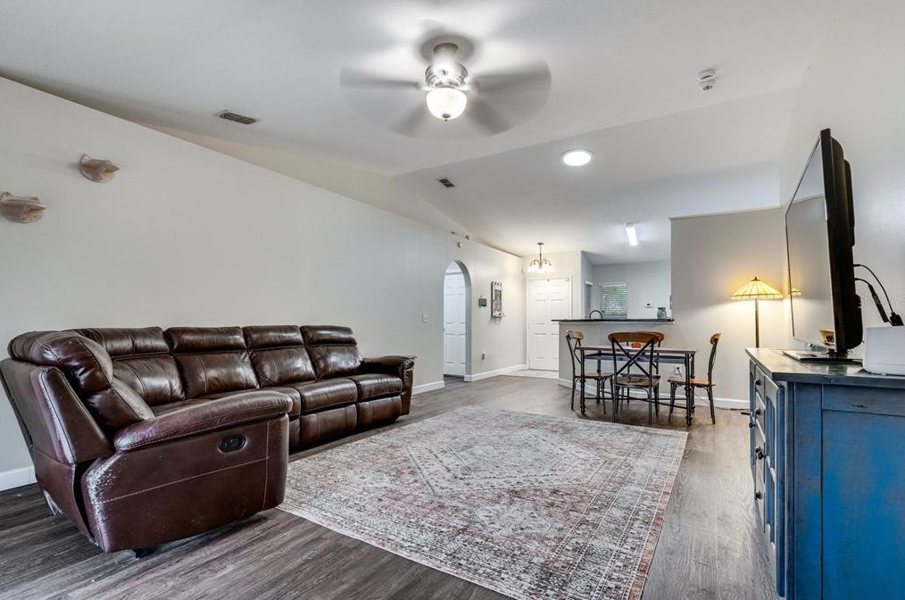 6401 Gondola Dr, Riverview FL  33578-1309 exterior