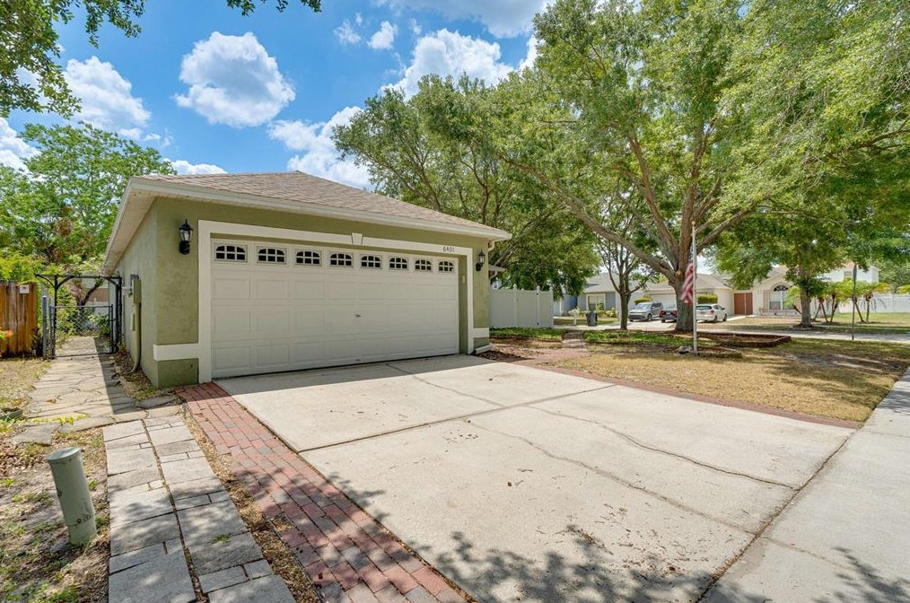 6401 Gondola Dr, Riverview FL  33578-1309 exterior