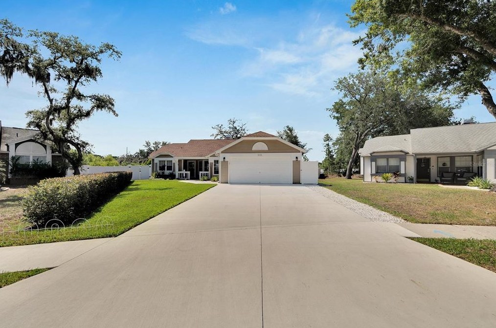 3133 Emerson Pl, Plant City, FL 33566