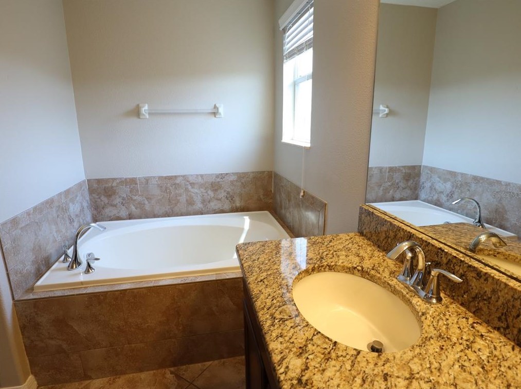 2360 Dovesong Trace Dr, Ruskin FL  33570-5113 exterior
