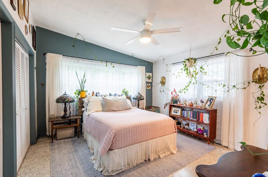 811 River Dr, Tampa FL  33617-7839 exterior