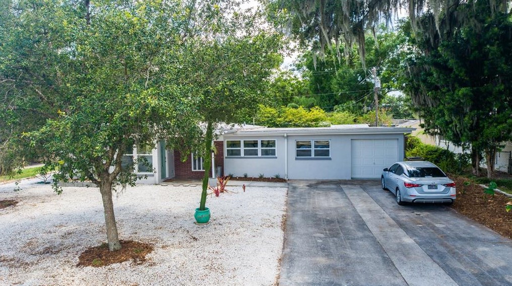 811 River Dr, Tampa FL  33617-7839 exterior