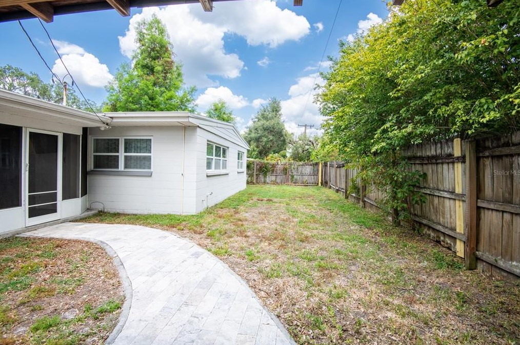 811 River Dr, Tampa FL  33617-7839 exterior