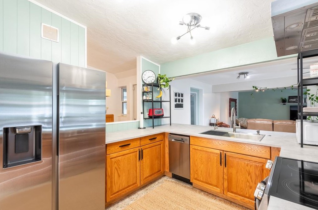 811 River Dr, Tampa FL  33617-7839 exterior