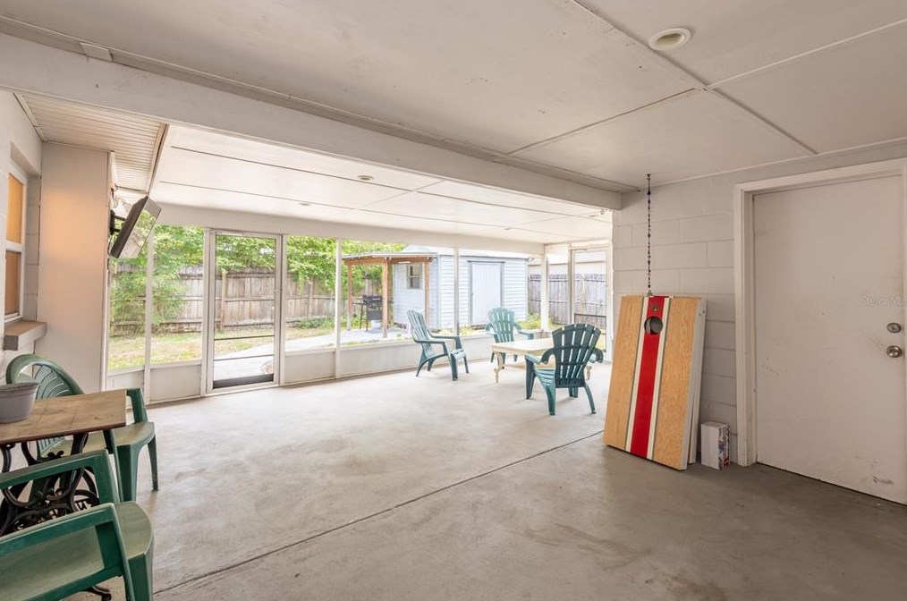 811 River Dr, Tampa FL  33617-7839 exterior