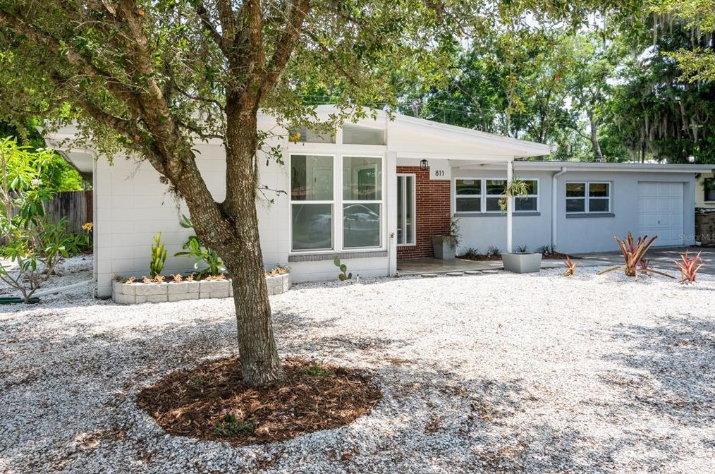 811 River Dr, Tampa FL  33617-7839 exterior