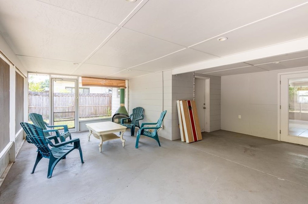 811 River Dr, Tampa FL  33617-7839 exterior