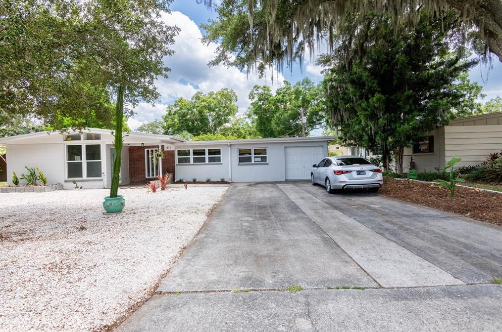 811 River Dr, Tampa FL  33617-7839 exterior