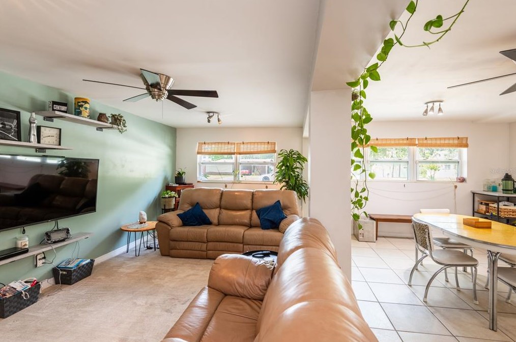 811 River Dr, Tampa FL  33617-7839 exterior