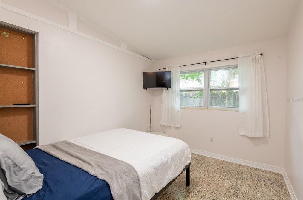 811 River Dr, Tampa FL  33617-7839 exterior