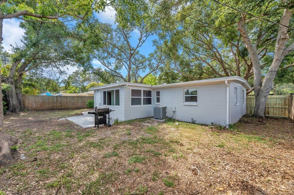 10468 121 Ave, Largo FL  33773-2220 exterior