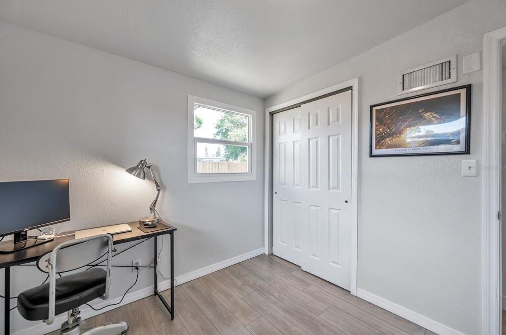 10468 121 Ave, Largo FL  33773-2220 exterior