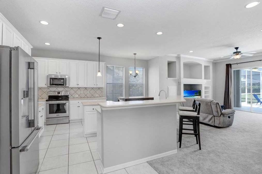 10027 Brompton Dr, Tampa FL 33626-5125 exterior