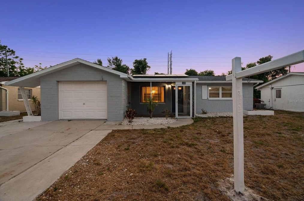 1345 Dartmouth Dr, Tarpon Springs, FL 34691-4821