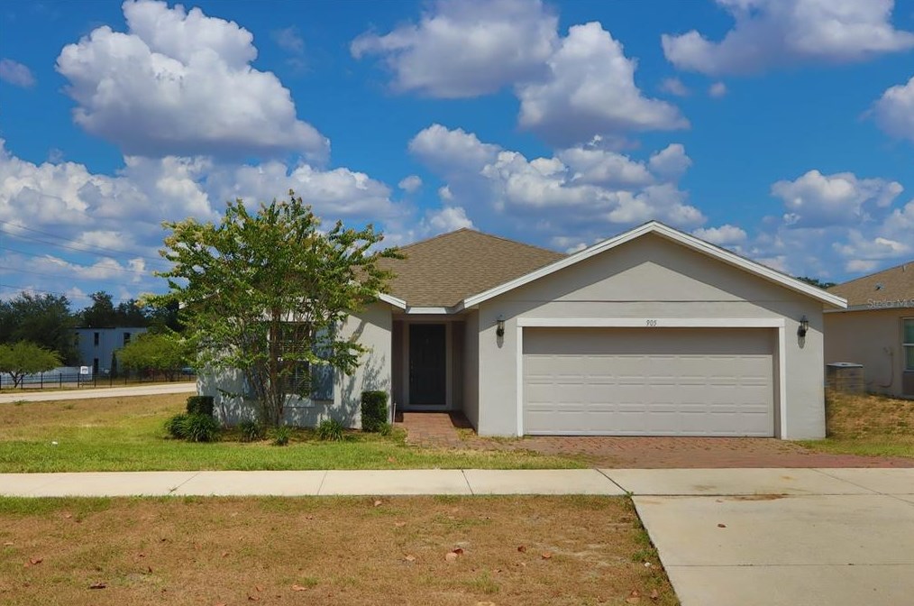 905 Lucerne Loop Rd, Winter Haven, FL 33881-0096
