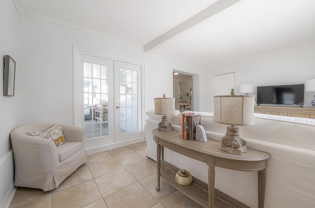 826 90th Ave, Saint Petersburg FL  33702-3024 exterior