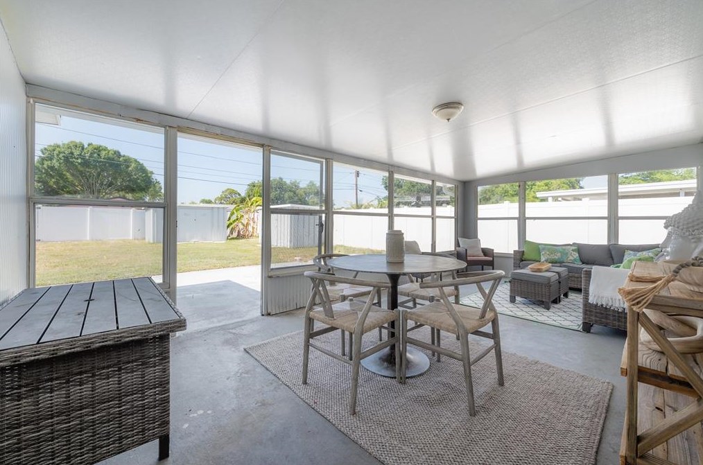 826 90th Ave, Saint Petersburg FL  33702-3024 exterior