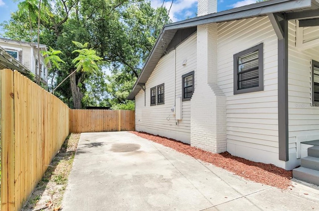 310 Alfred St, Tampa FL 33603-5501 exterior