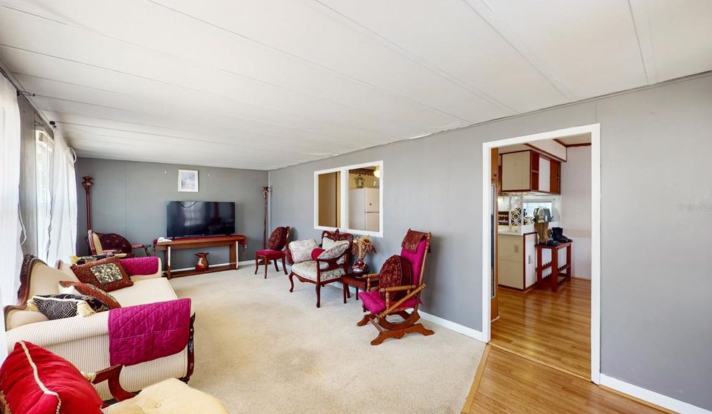 37432 Tropical Dr, Zephyrhills FL 33541-5353 exterior