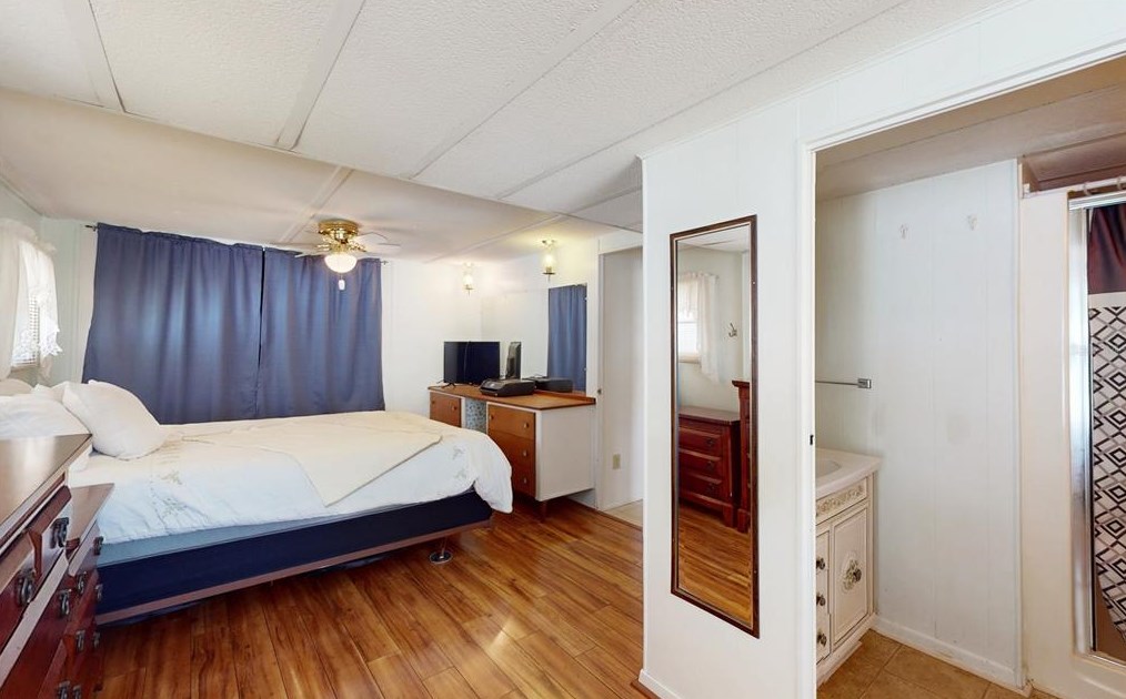 37432 Tropical Dr, Zephyrhills FL 33541-5353 exterior