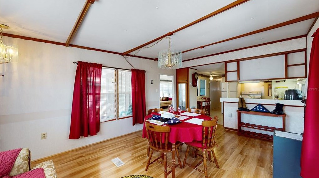 37432 Tropical Dr, Zephyrhills FL 33541-5353 exterior