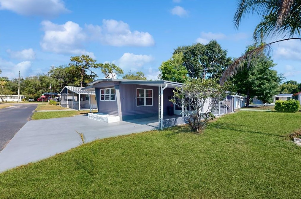 37432 Tropical Dr, Zephyrhills, FL 33541