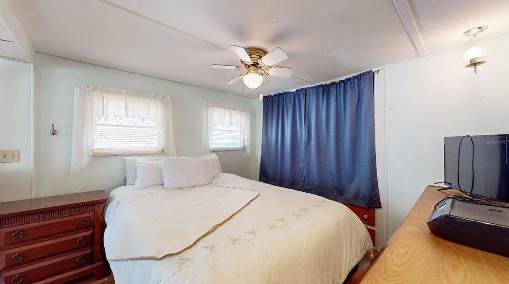 37432 Tropical Dr, Zephyrhills FL 33541-5353 exterior