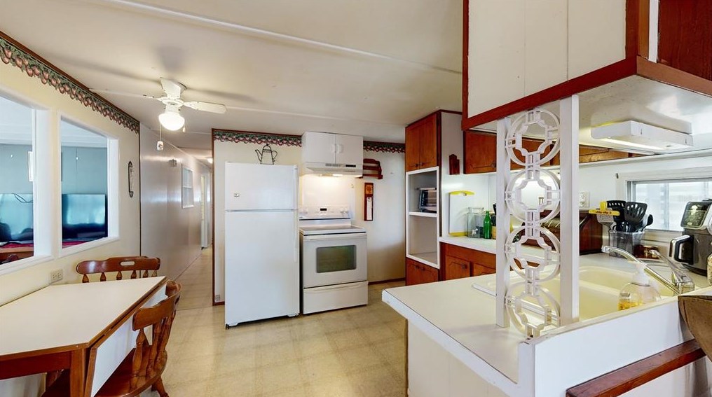 37432 Tropical Dr, Zephyrhills FL 33541-5353 exterior