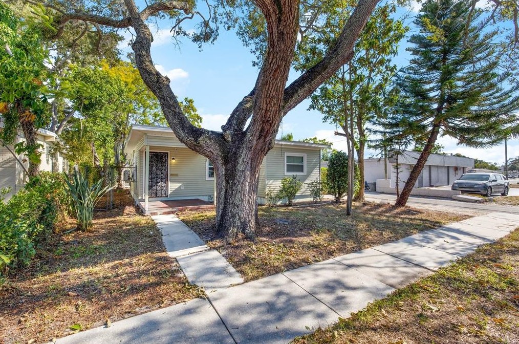 4832 8th Ave, Saint Petersburg, FL 33711-1812