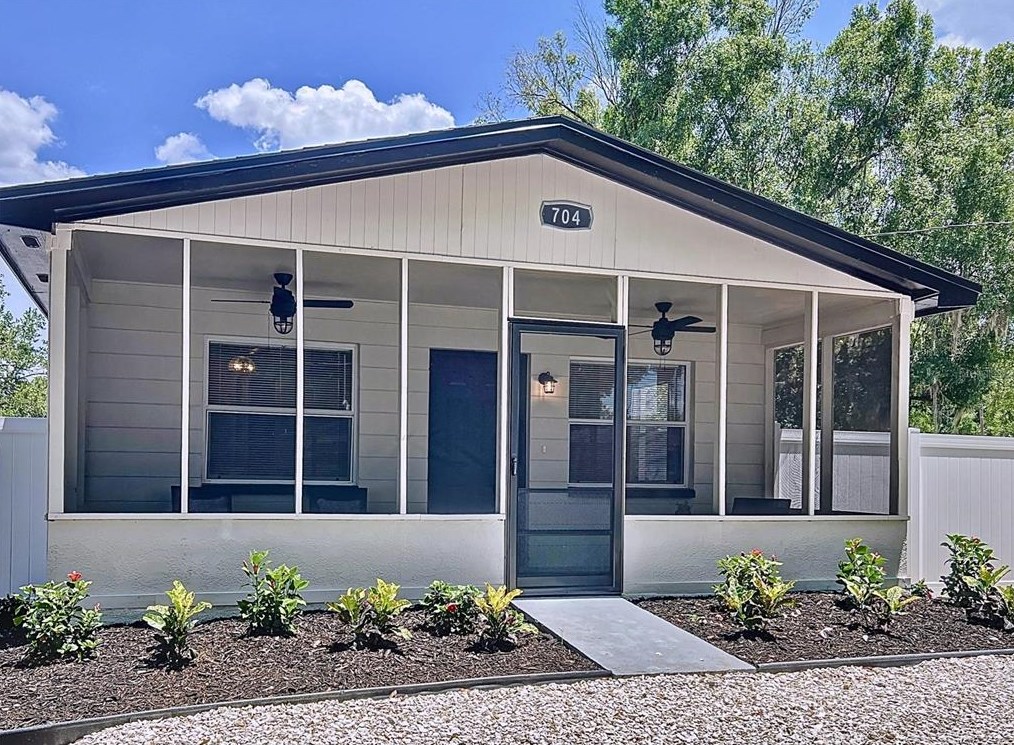 704 Madison St, Plant City, FL 33563-5612