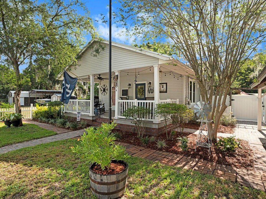 914 N Collins St, Plant City, FL 33563