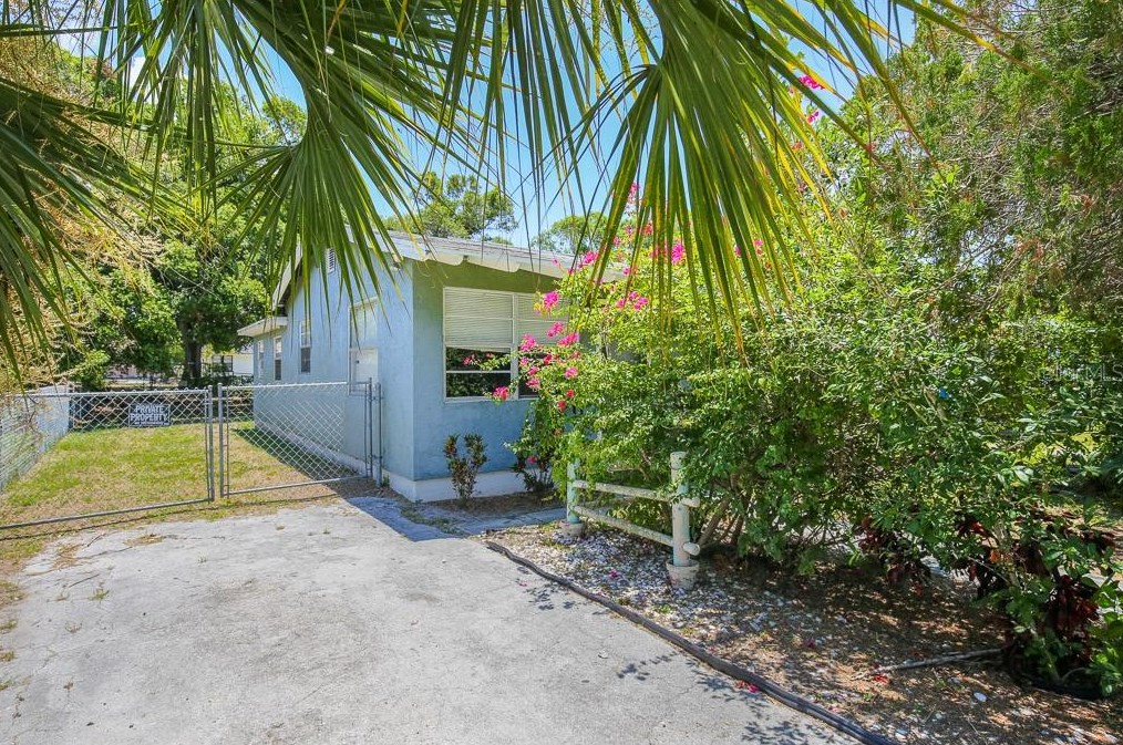 2530 Kingston St S, Saint Petersburg, FL 33711