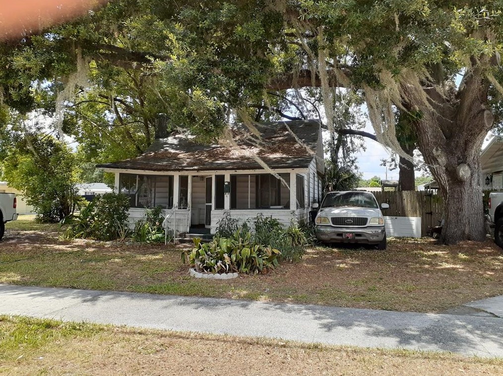 1310 Tomlin St, Plant City, FL 33563-3848