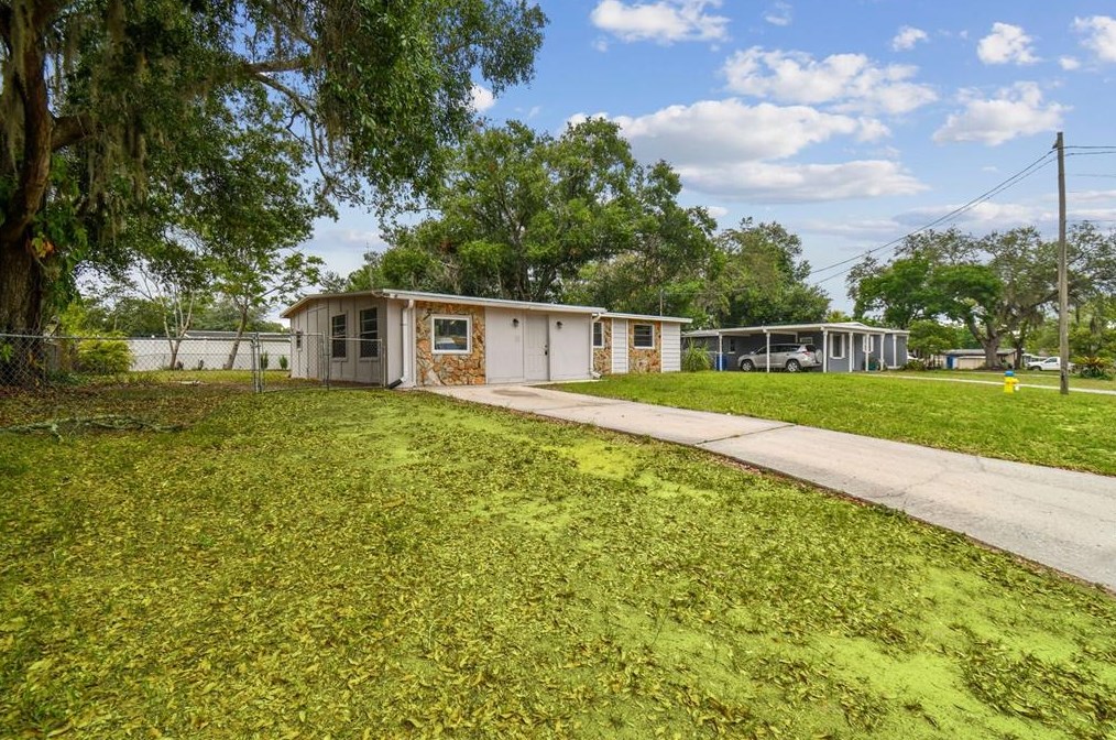 1204 Camellia Dr, Brandon, FL 33510-3004
