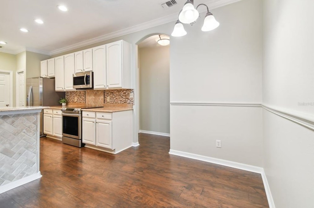 8635 Alexandra Arbor Ln, Tampa FL 33637-6330 exterior