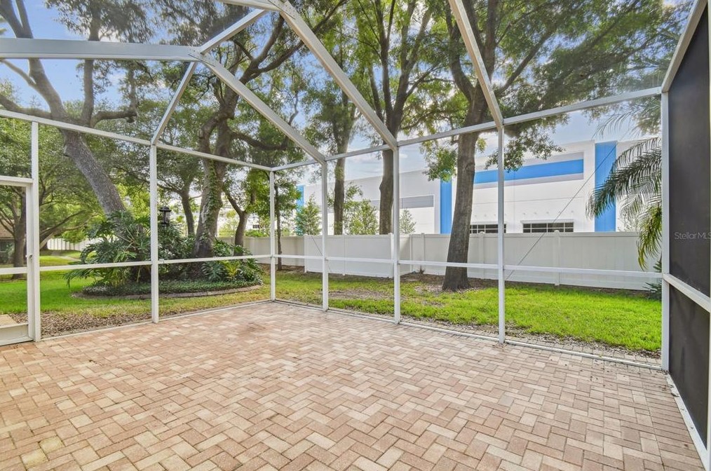 8635 Alexandra Arbor Ln, Tampa FL 33637-6330 exterior