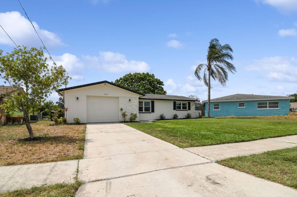 1529 Alameda Dr, Tarpon Springs, FL 34690