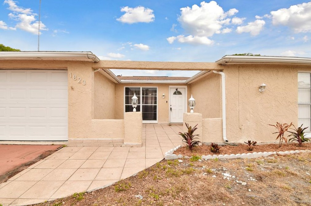1823 Sprint Ln, Tarpon Springs, FL 34691