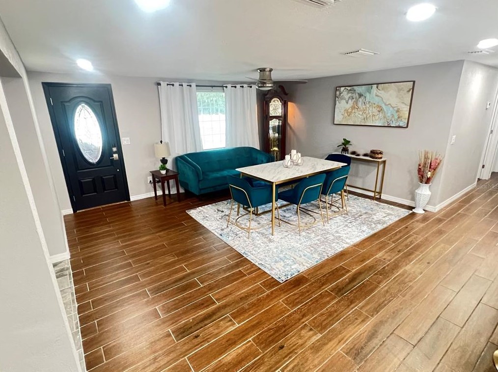 1534 Mclin Dr, Plant City, FL 33565-5268