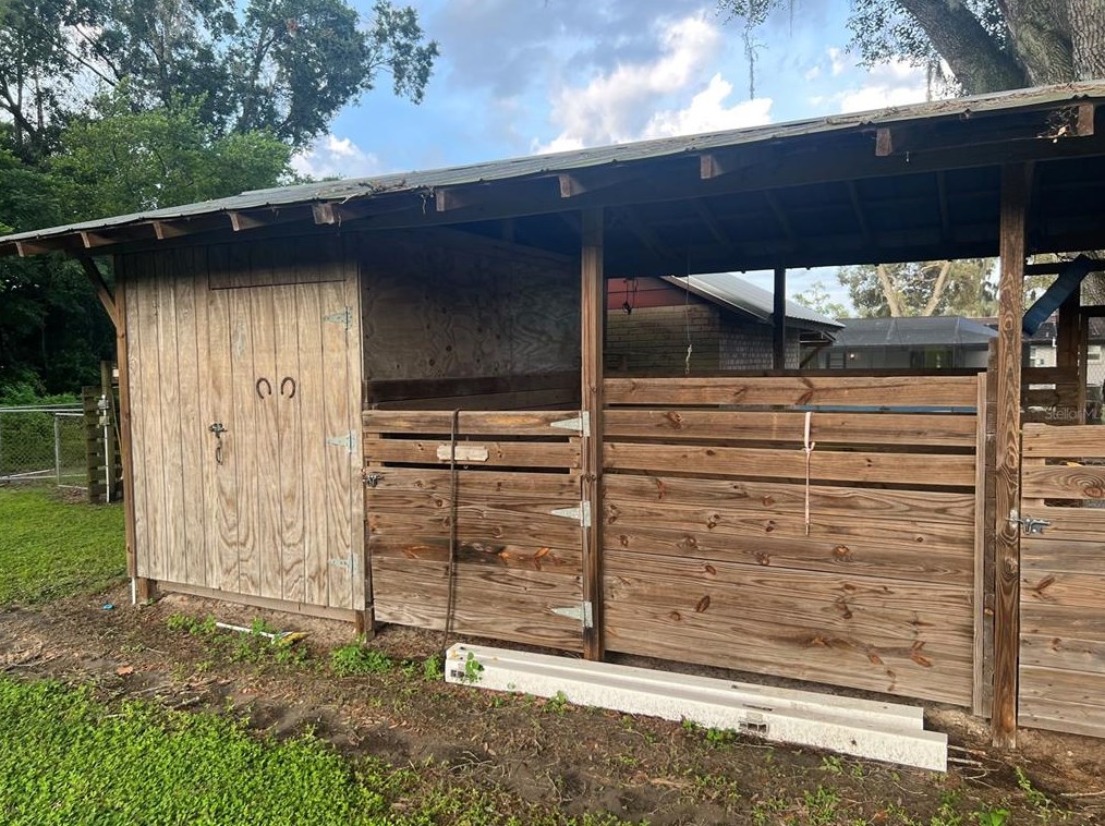 1534 Mclin Dr, Plant City FL  33565-5268 exterior