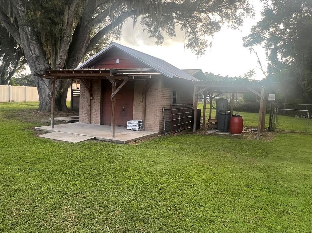 1534 Mclin Dr, Plant City FL  33565-5268 exterior