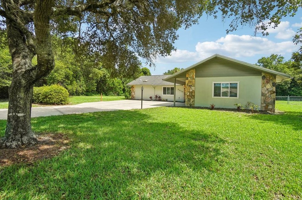8010 Delaware Dr, Brooksville, FL 34607