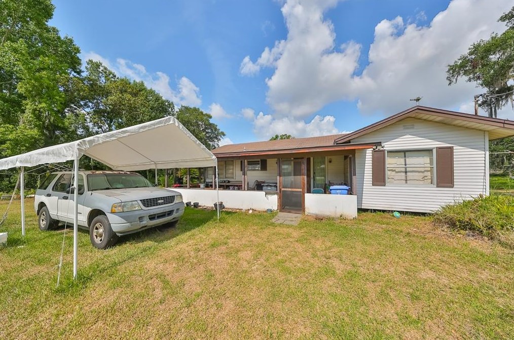 11535 S County Rd 39, Lithia, FL 33547