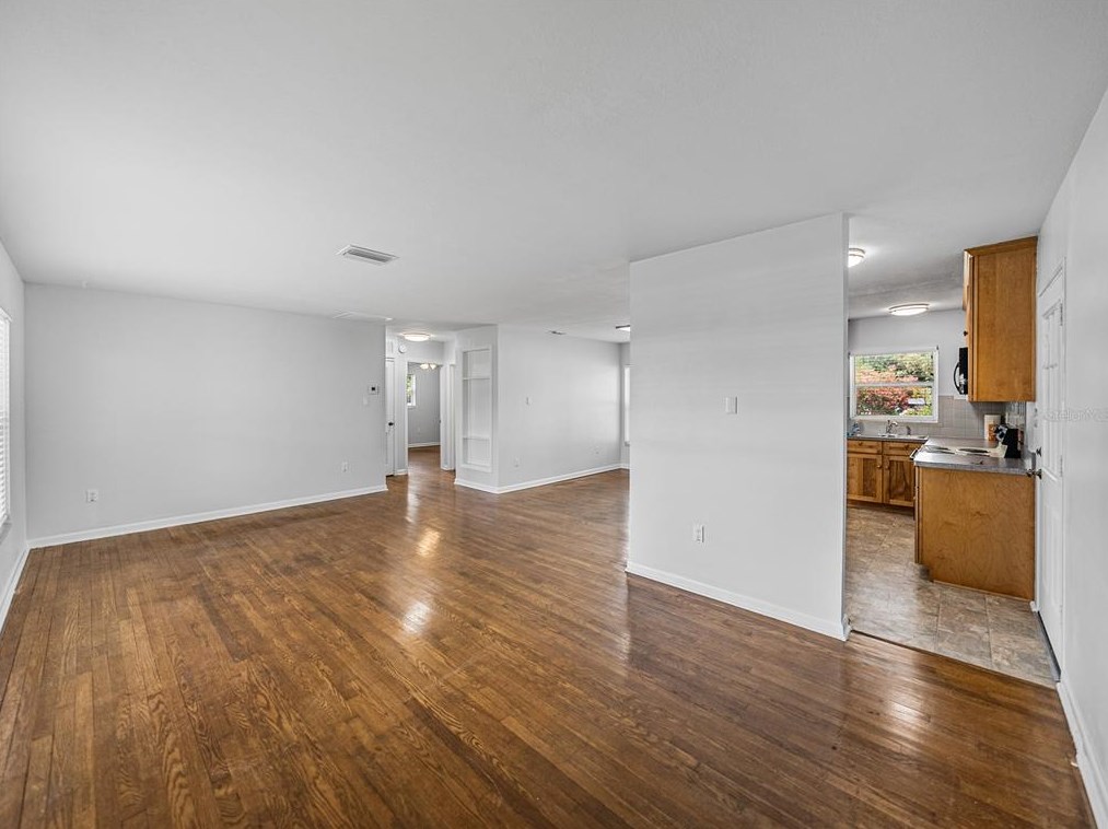 39055 Park Dr, Zephyrhills FL 33542-4654 exterior