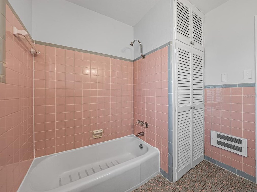 39055 Park Dr, Zephyrhills FL 33542-4654 exterior