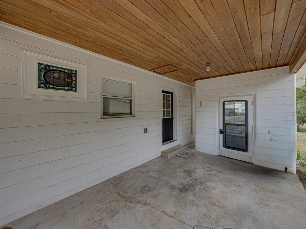 39055 Park Dr, Zephyrhills FL 33542-4654 exterior