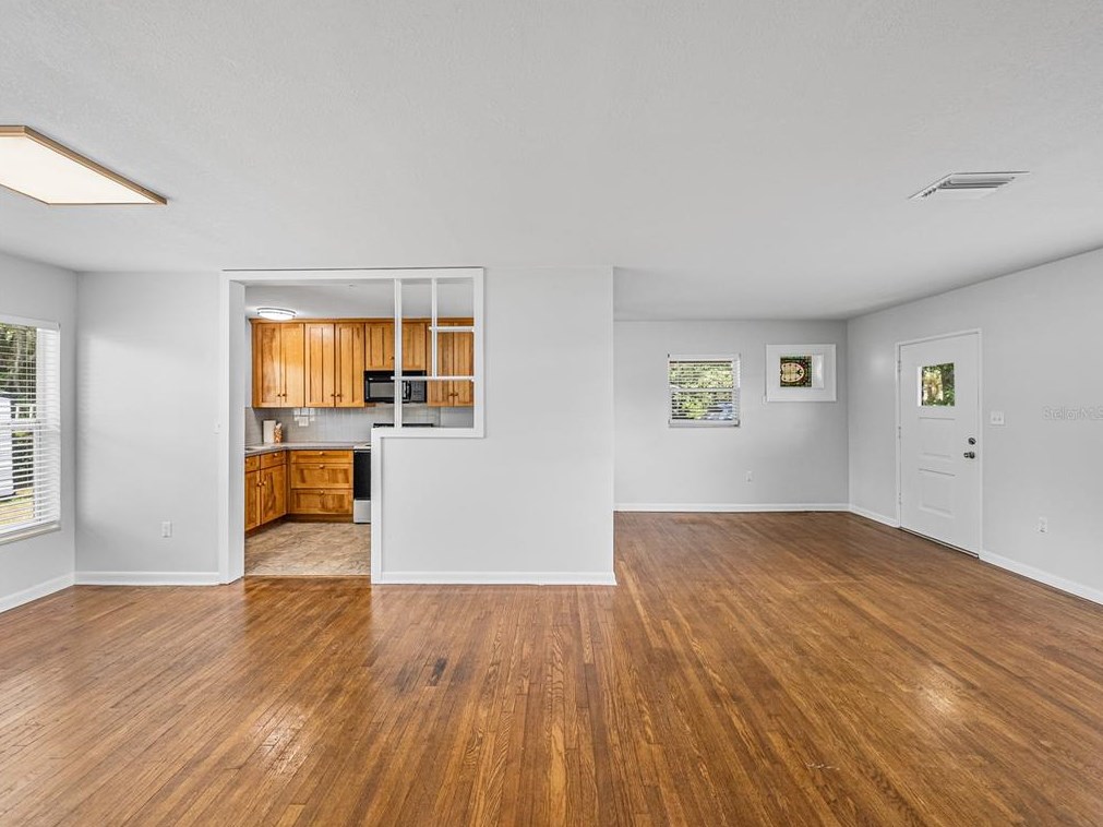 39055 Park Dr, Zephyrhills FL 33542-4654 exterior